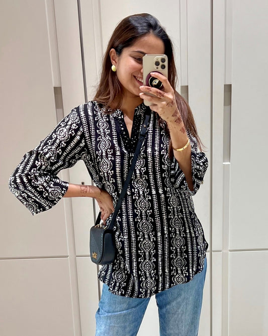 Black Hand Block Relaxed Modal Short Top