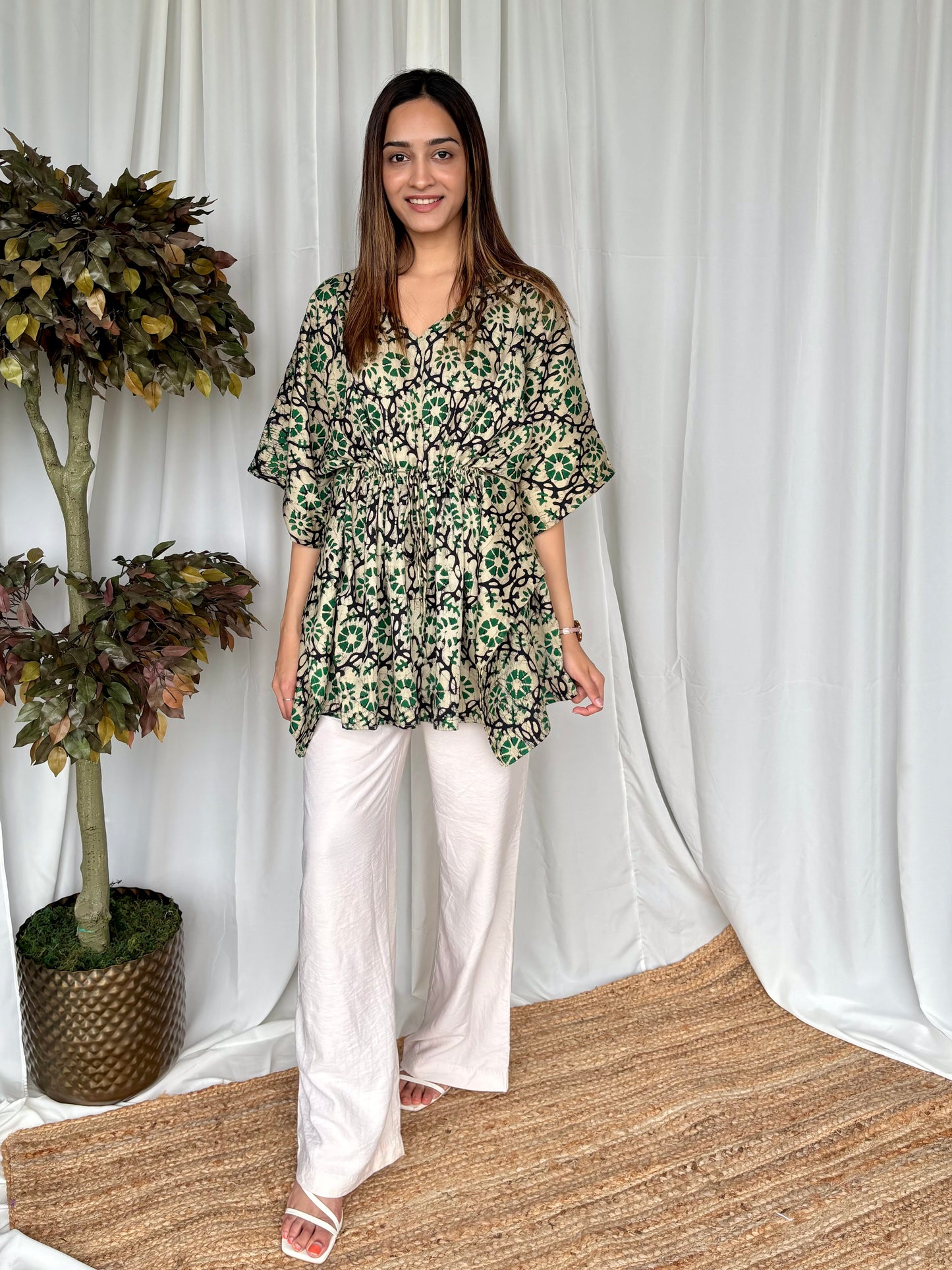 Green Hand Block Relaxed Satin Short Top - Desi Hart 