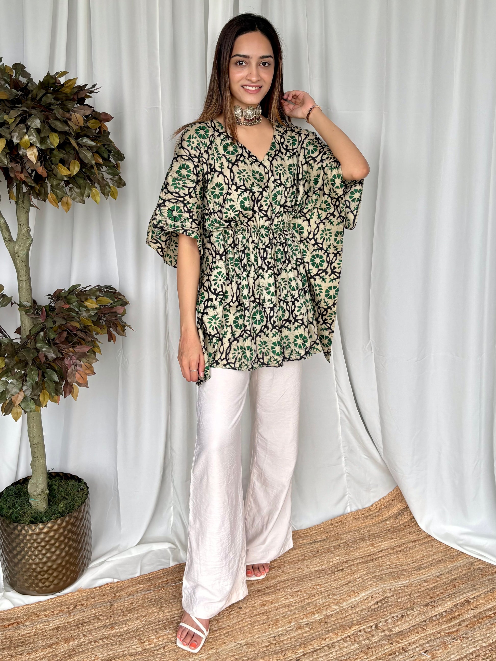 Green Hand Block Relaxed Satin Short Top - Desi Hart 